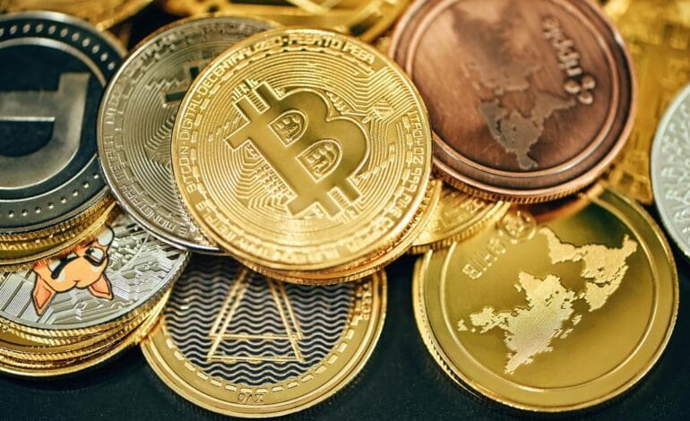 Cryptomonnaies : pourquoi le Bitcoin flirte de nouveau avec les sommets
